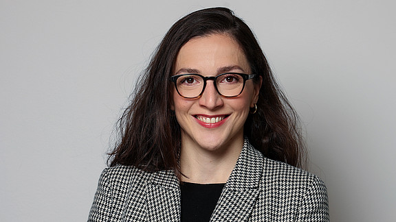 Asmik Kostandian Kostandian, Asmik