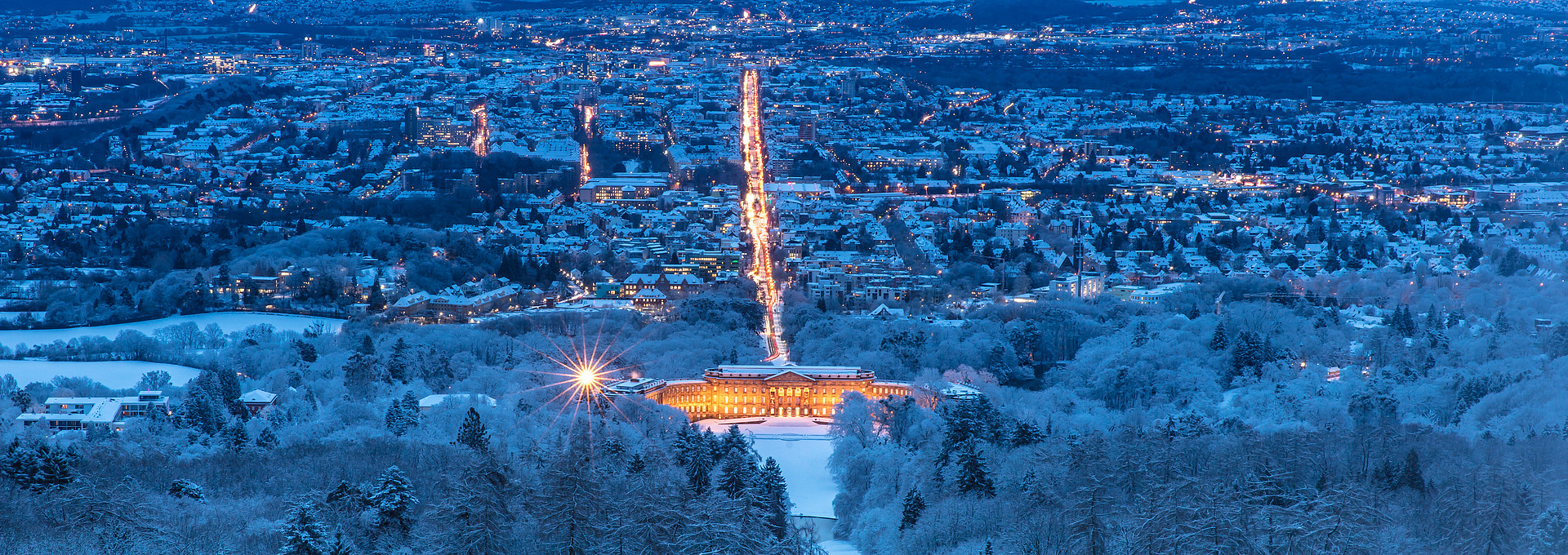 Blick vom Herkules auf ein verschneites Kassel