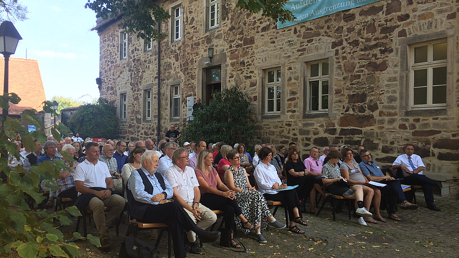 Visitors to the ceremony. 