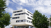The photo shows the Institute for Humanities and Cultural Studies at the University of Kassel